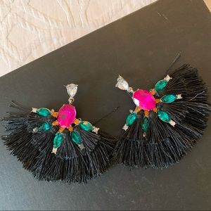3️⃣ Unique, Fun Black Earrings!